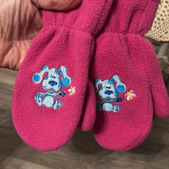 PRE OWNED VINTAGE BLUE'S CLUES KIDS MAGENTA WINTER MITTENS - Picture 7 of 7